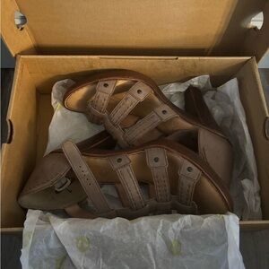 Born woman’s heel sandals